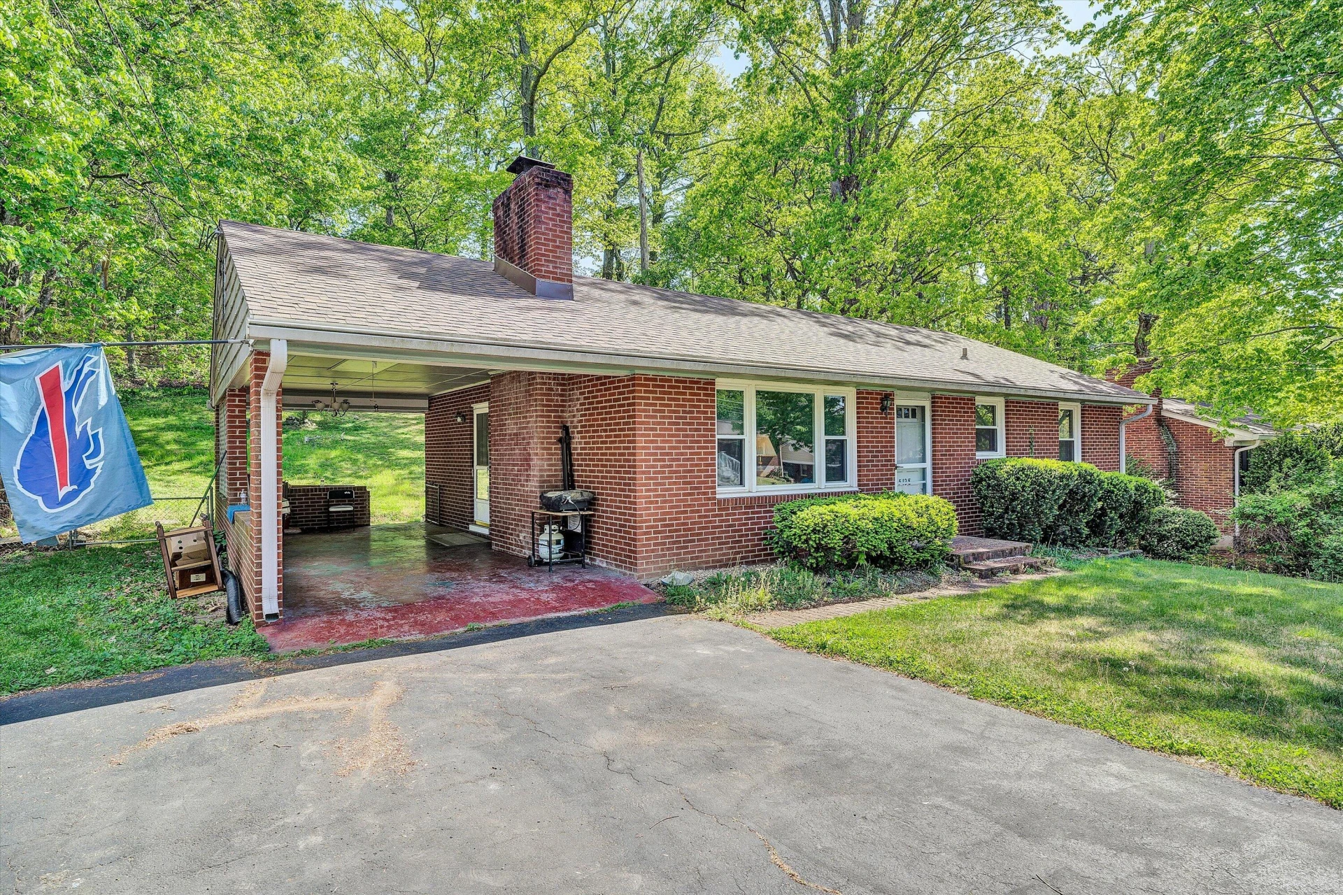 5128 Youngwood DR - Photo 2