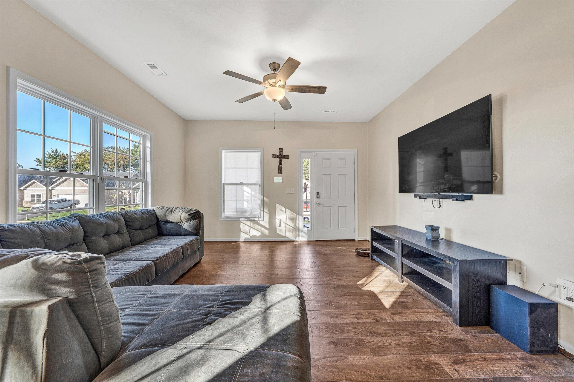 2029 Heys LN - Photo 8