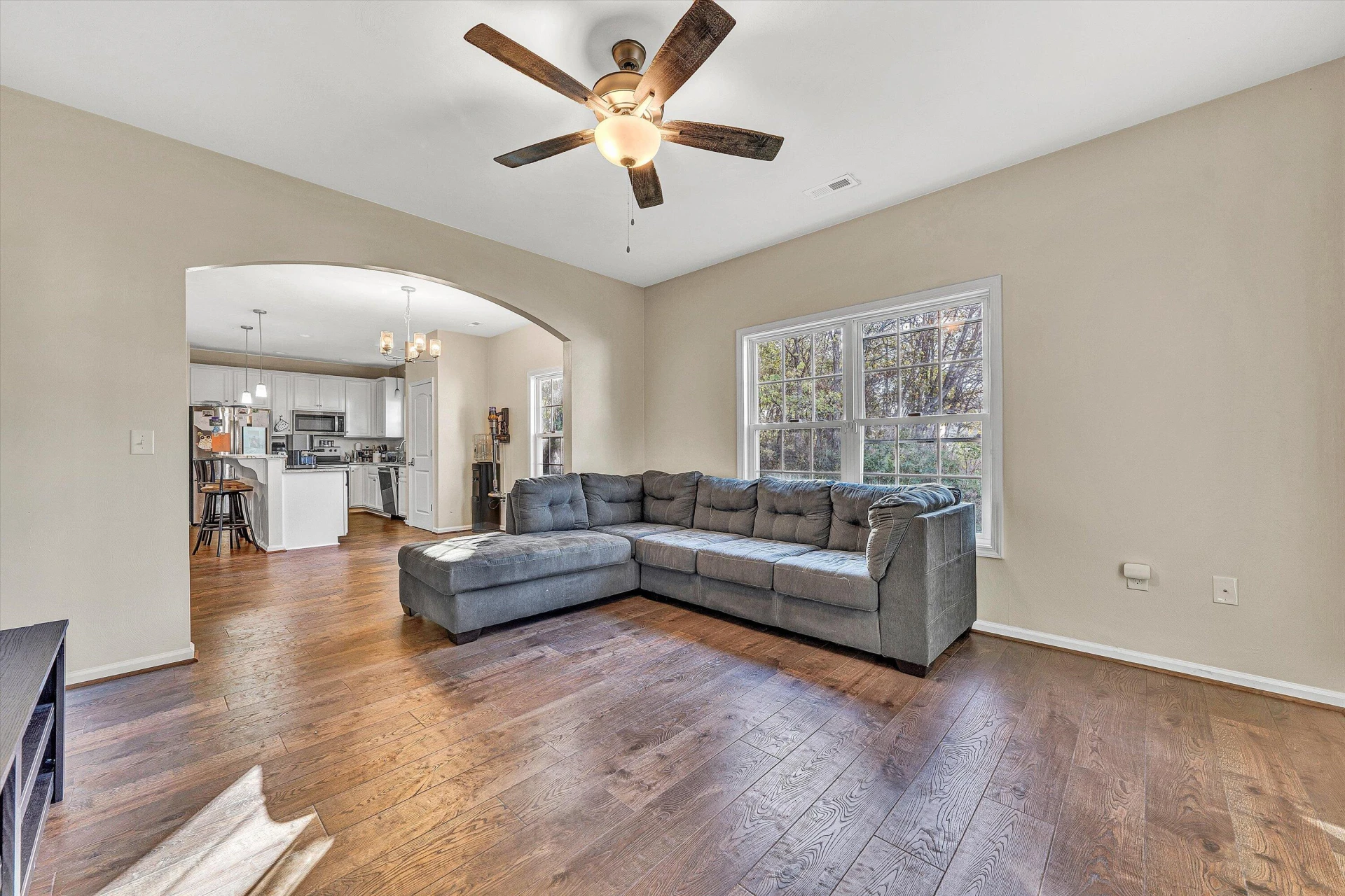 2029 Heys LN - Photo 9
