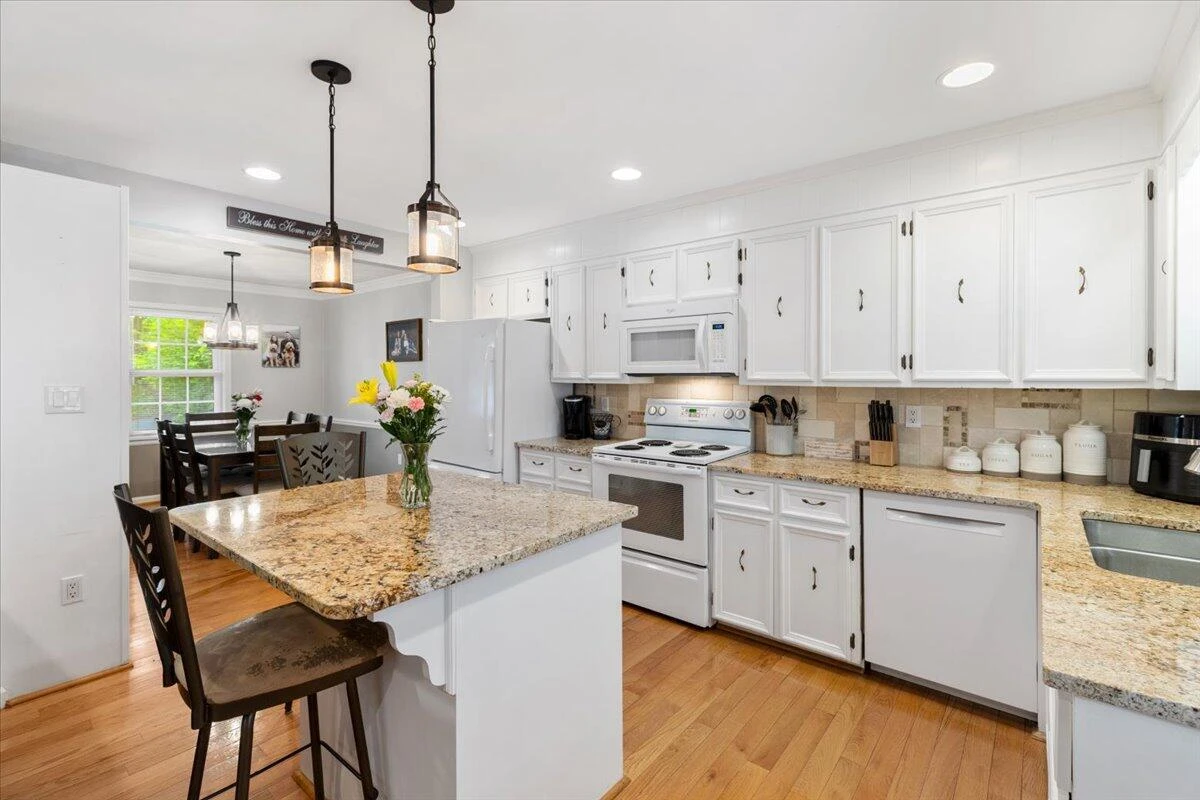 5403 Tomahawk CIR - Photo 16