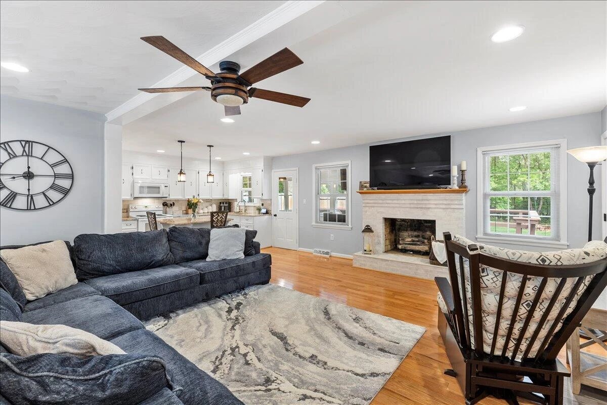 5403 Tomahawk CIR - Photo 7