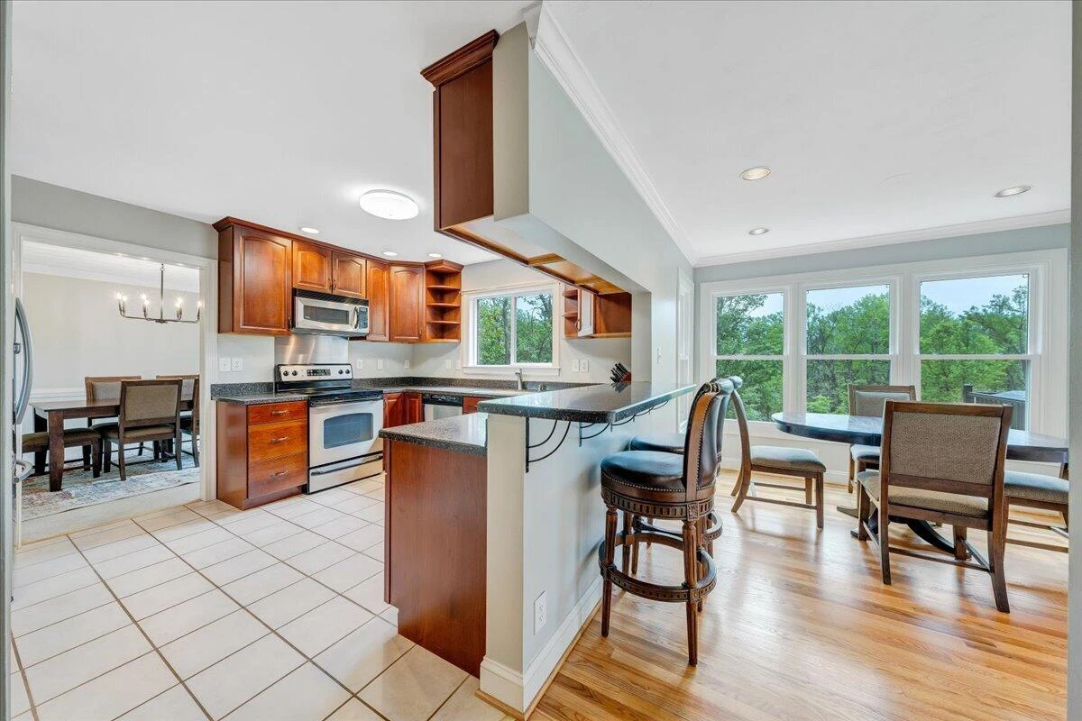 1562 Strawberry Mountain DR - Photo 18