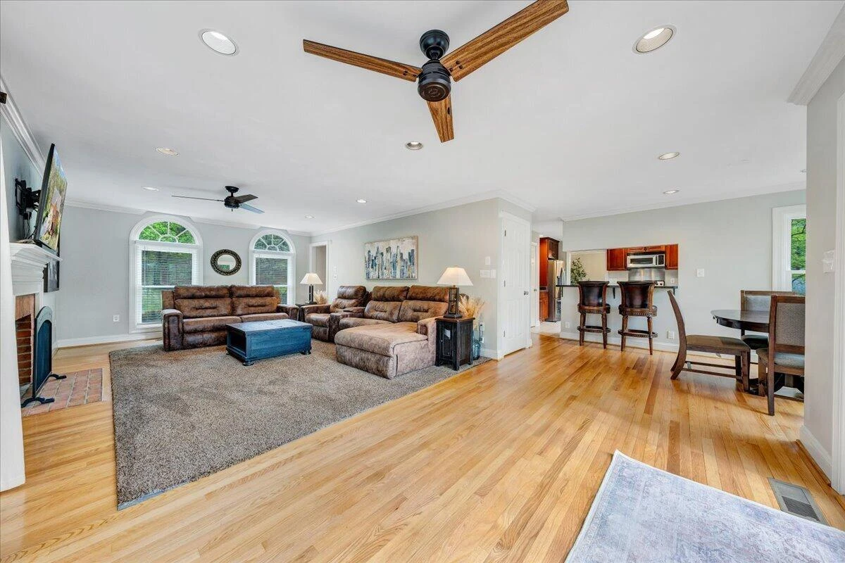 1562 Strawberry Mountain DR - Photo 20