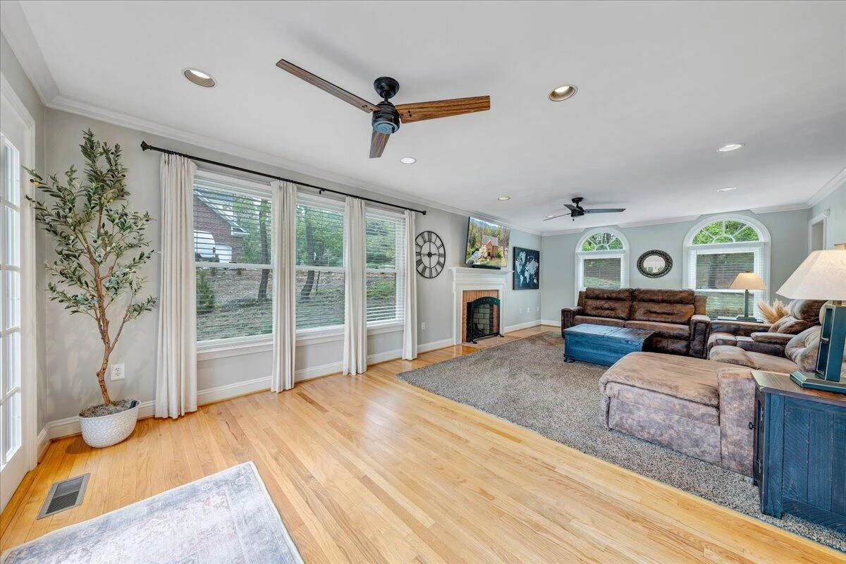 1562 Strawberry Mountain DR - Photo 22