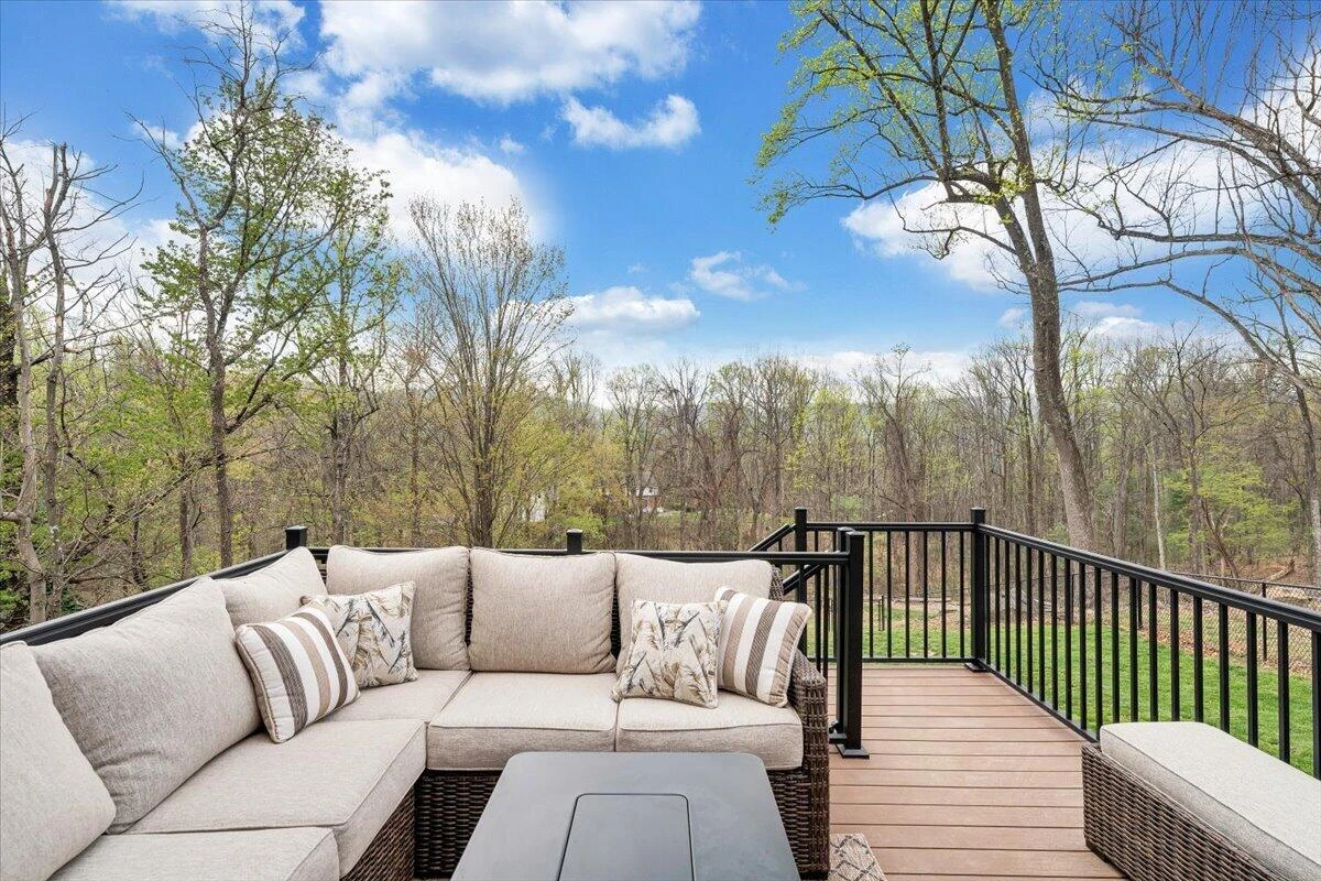 1562 Strawberry Mountain DR - Photo 27
