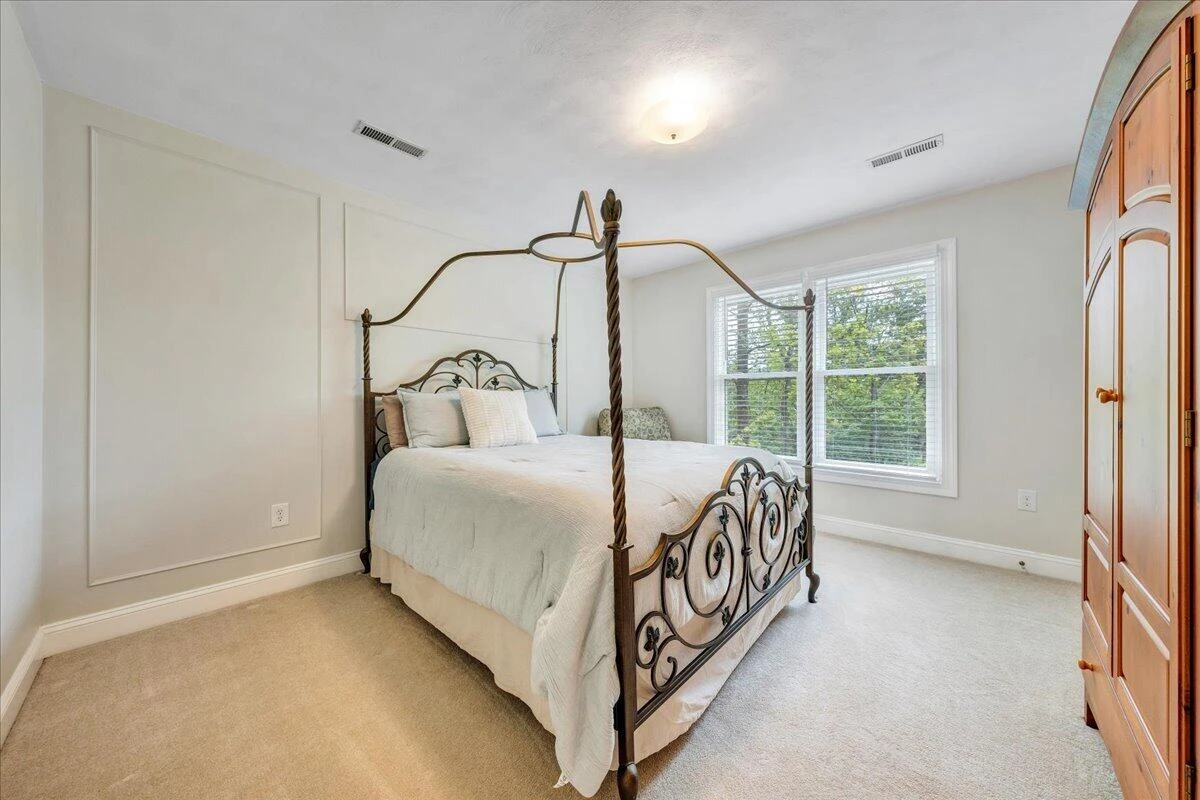 1562 Strawberry Mountain DR - Photo 35
