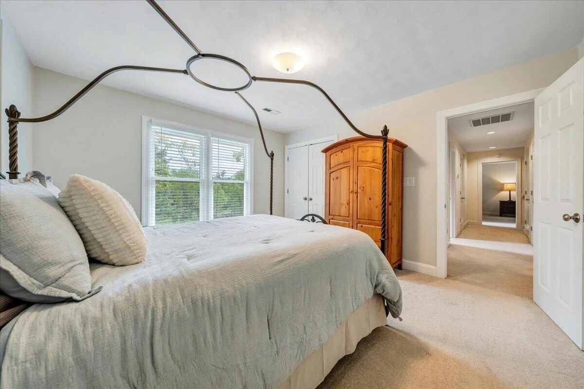 1562 Strawberry Mountain DR - Photo 36