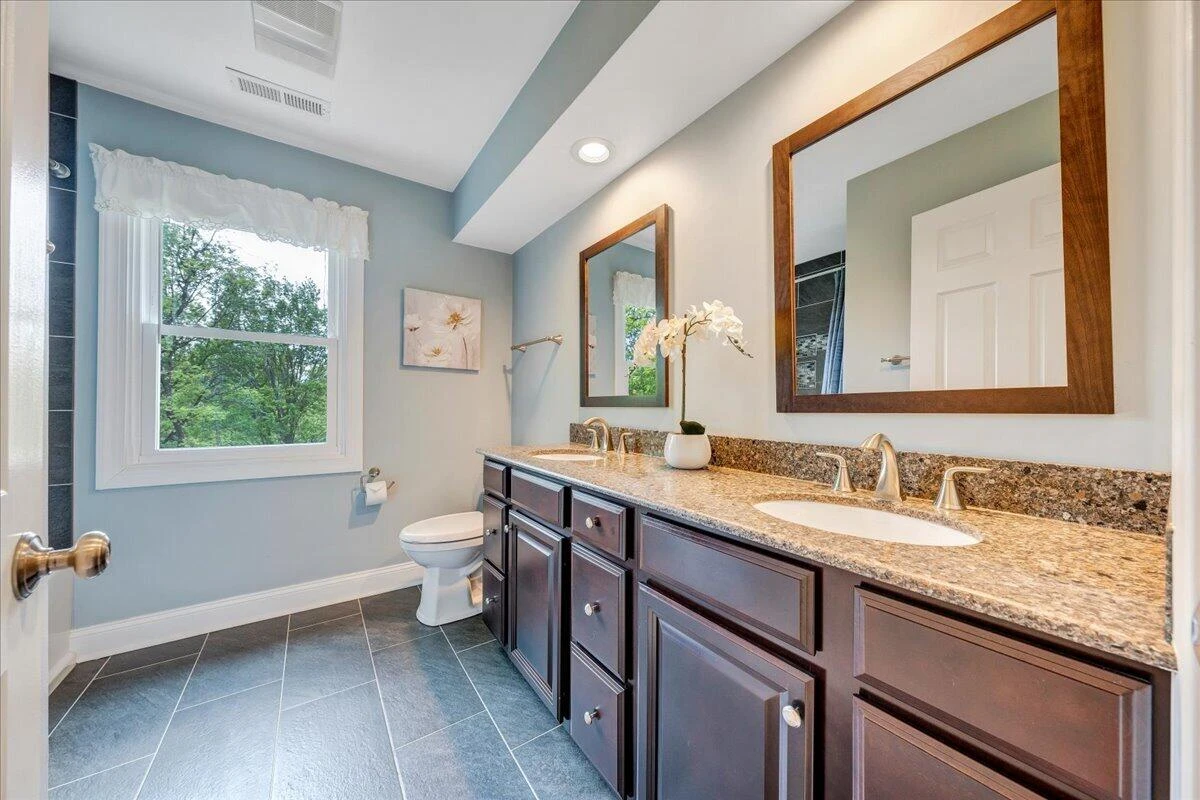 1562 Strawberry Mountain DR - Photo 39
