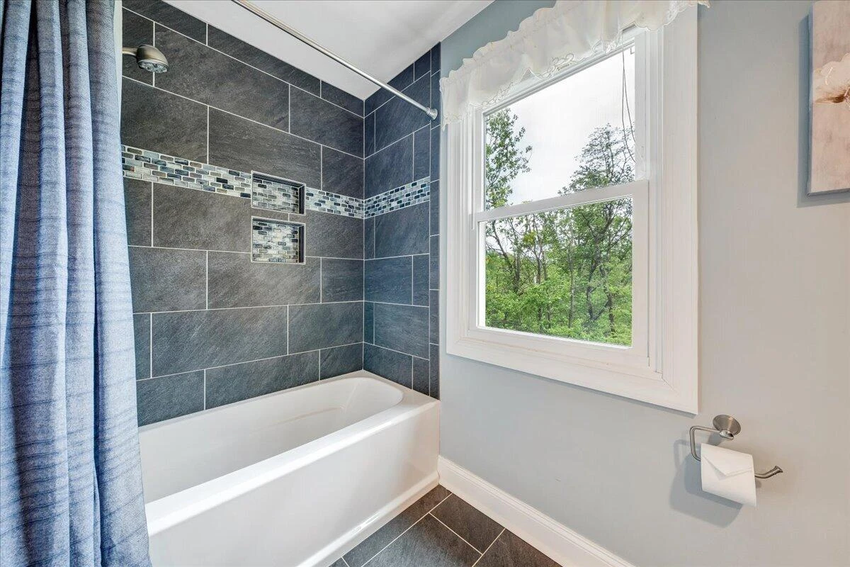 1562 Strawberry Mountain DR - Photo 40