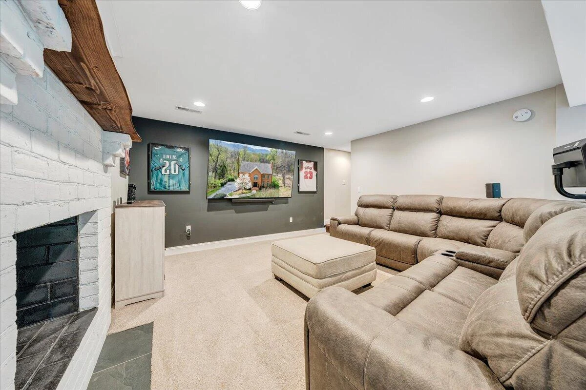 1562 Strawberry Mountain DR - Photo 43