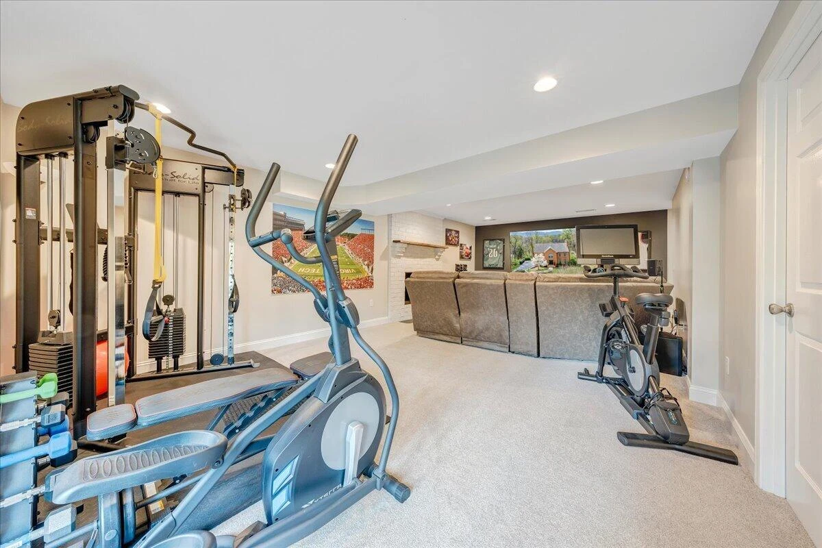 1562 Strawberry Mountain DR - Photo 46