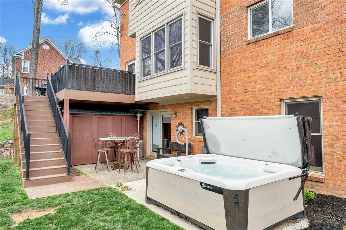 1562 Strawberry Mountain DR - Photo 48