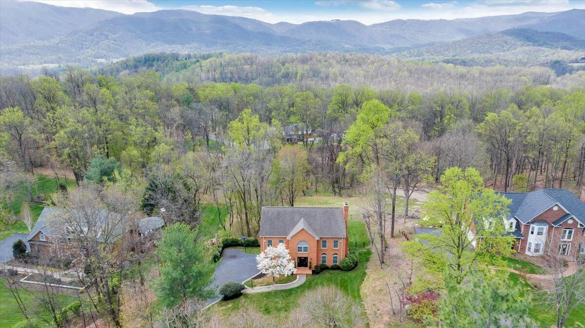 1562 Strawberry Mountain DR - Photo 50
