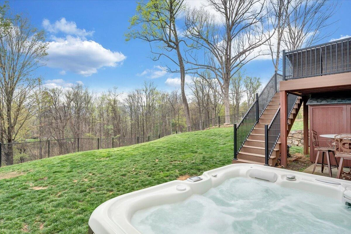 1562 Strawberry Mountain DR - Photo 57
