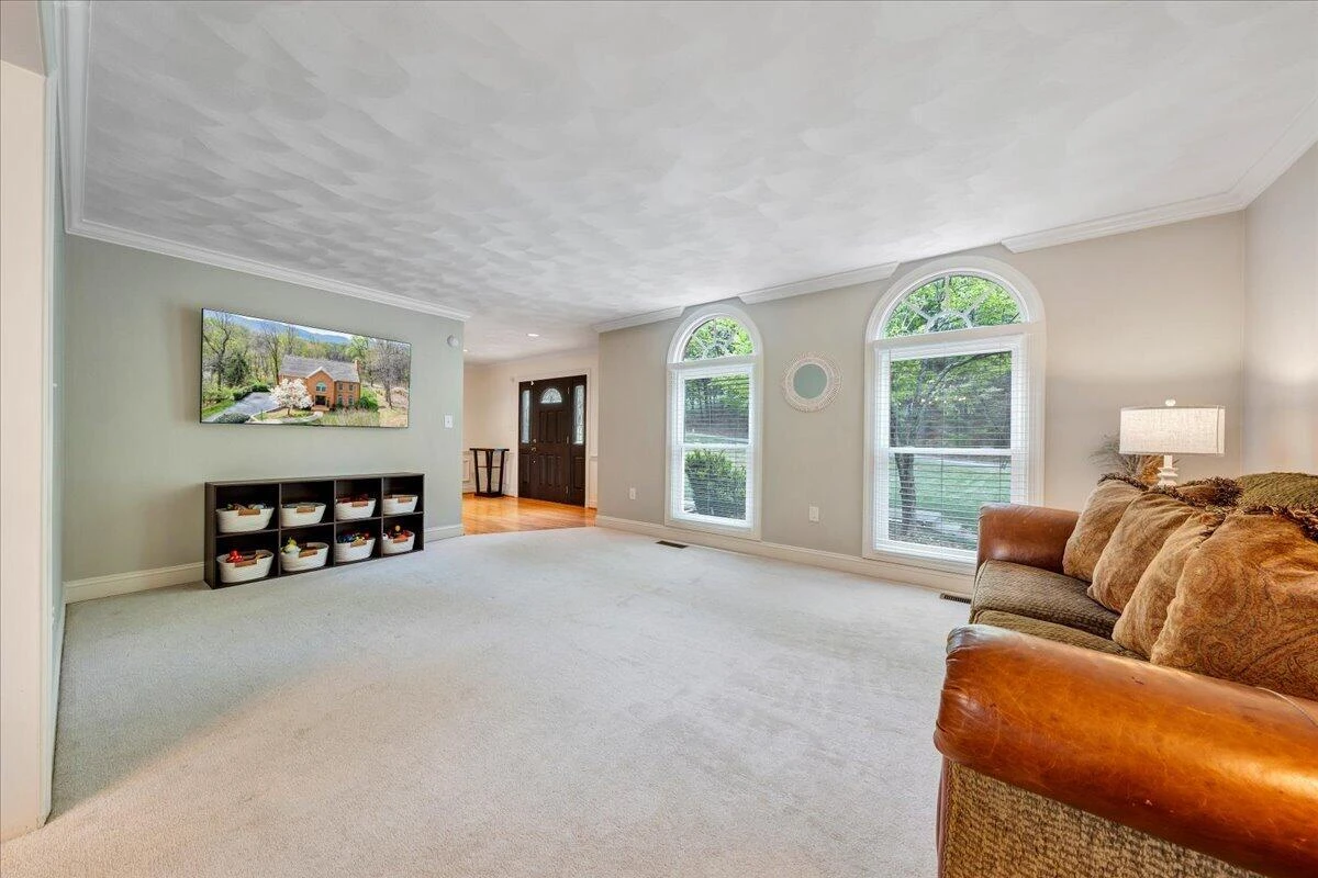 1562 Strawberry Mountain DR - Photo 12