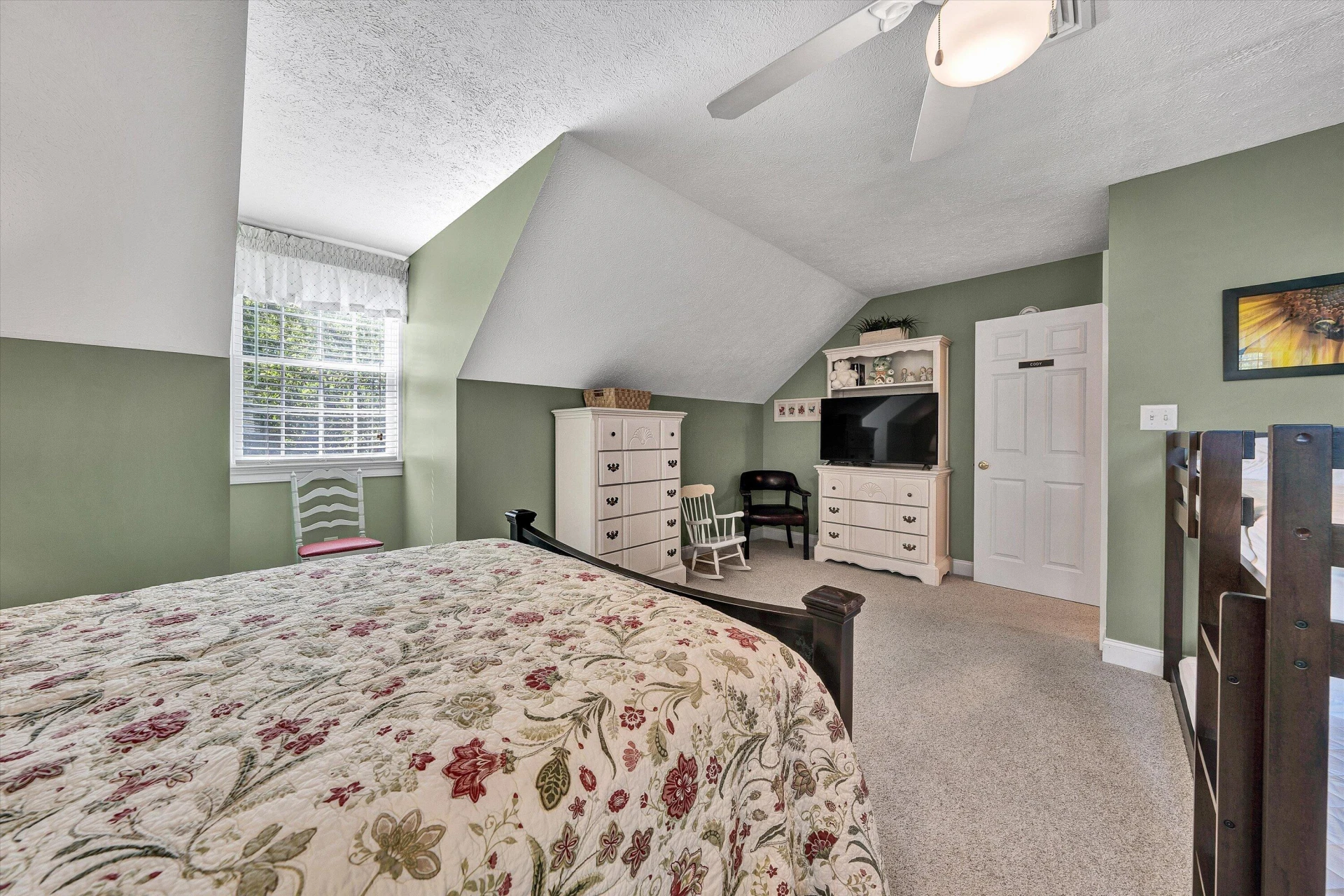 145 Bridleridge RD - Photo 48