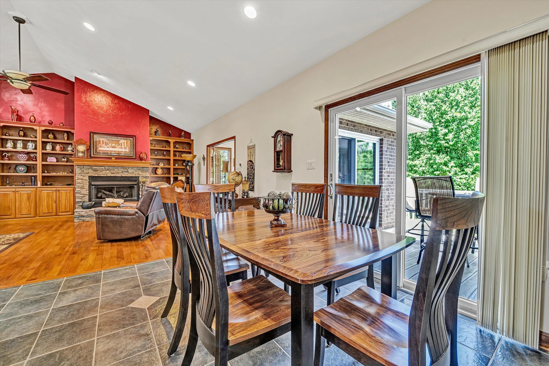 137 Whispering Meadows LN - Photo 19