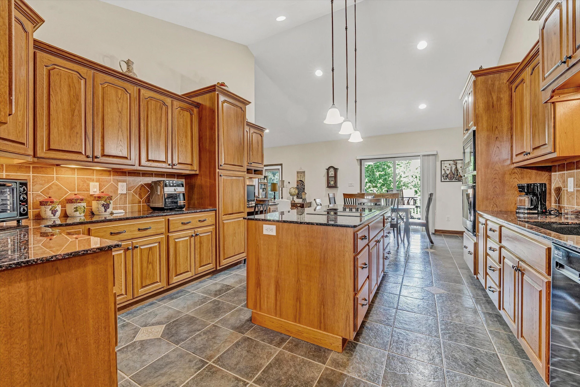 137 Whispering Meadows LN - Photo 20