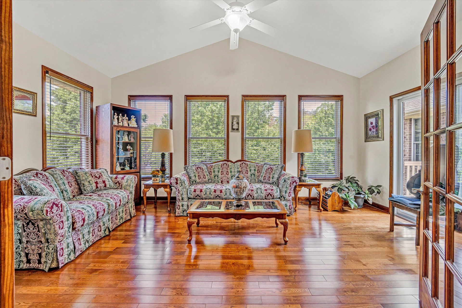 137 Whispering Meadows LN - Photo 22