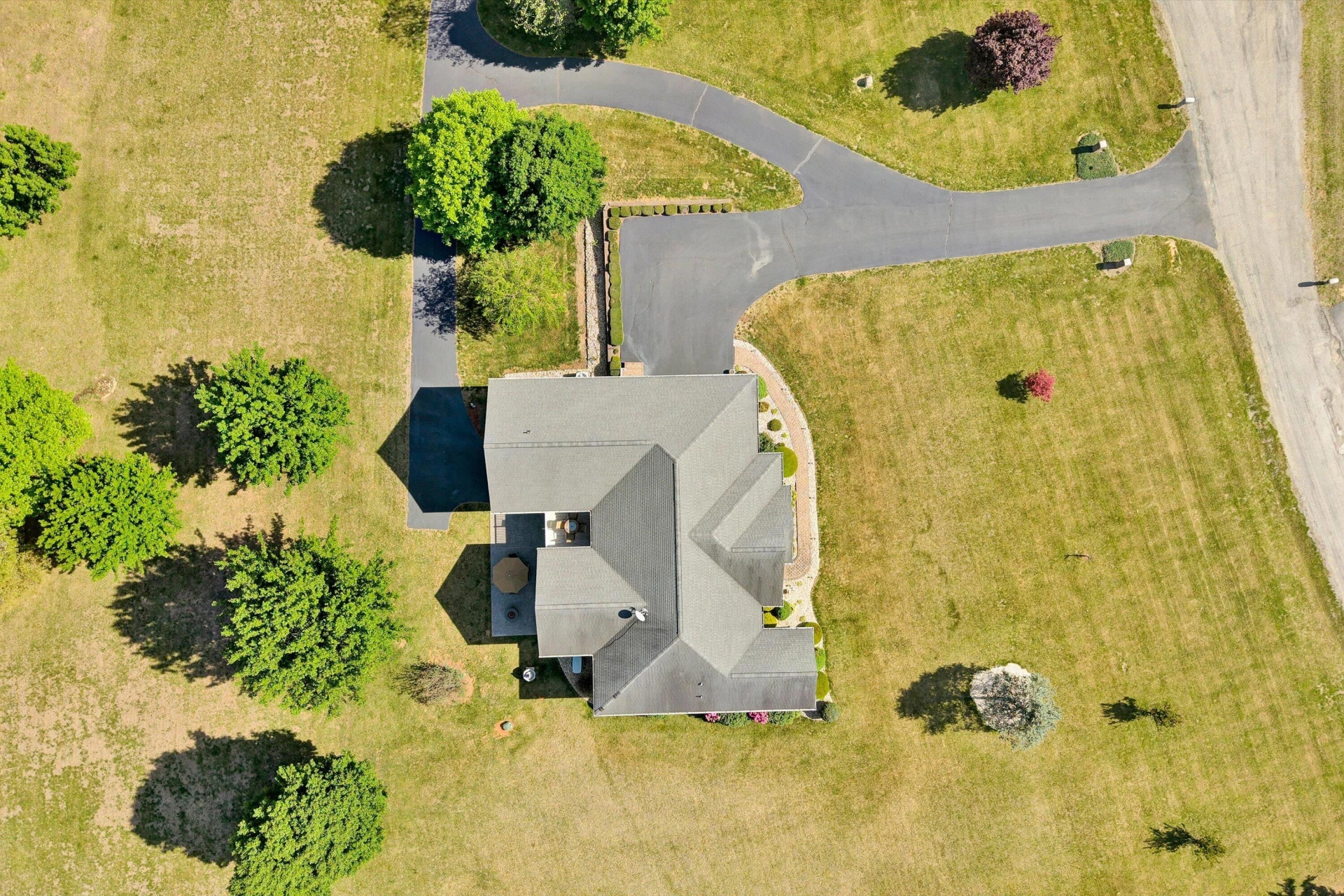 137 Whispering Meadows LN - Photo 5