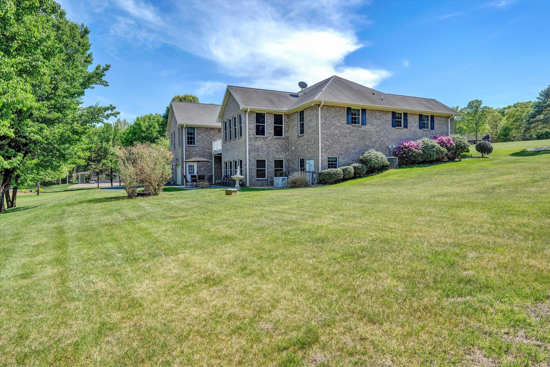 137 Whispering Meadows LN - Photo 57