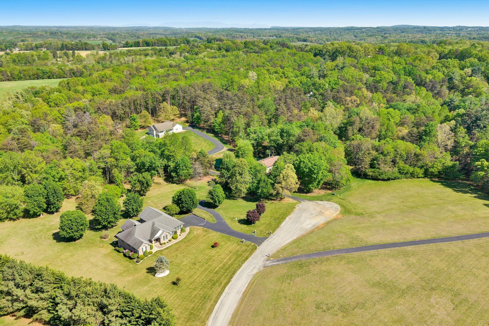 137 Whispering Meadows LN - Photo 59