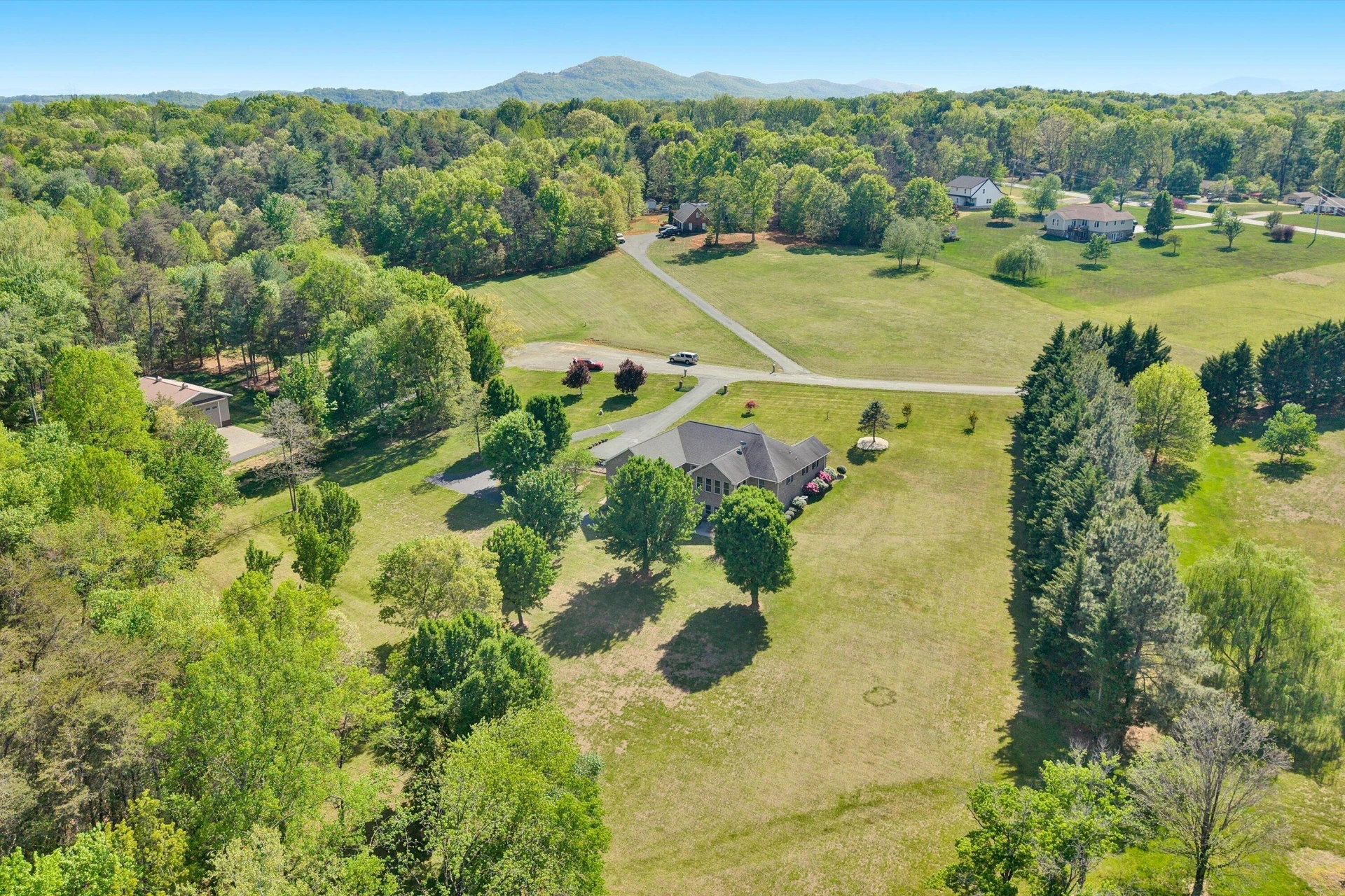 137 Whispering Meadows LN - Photo 60