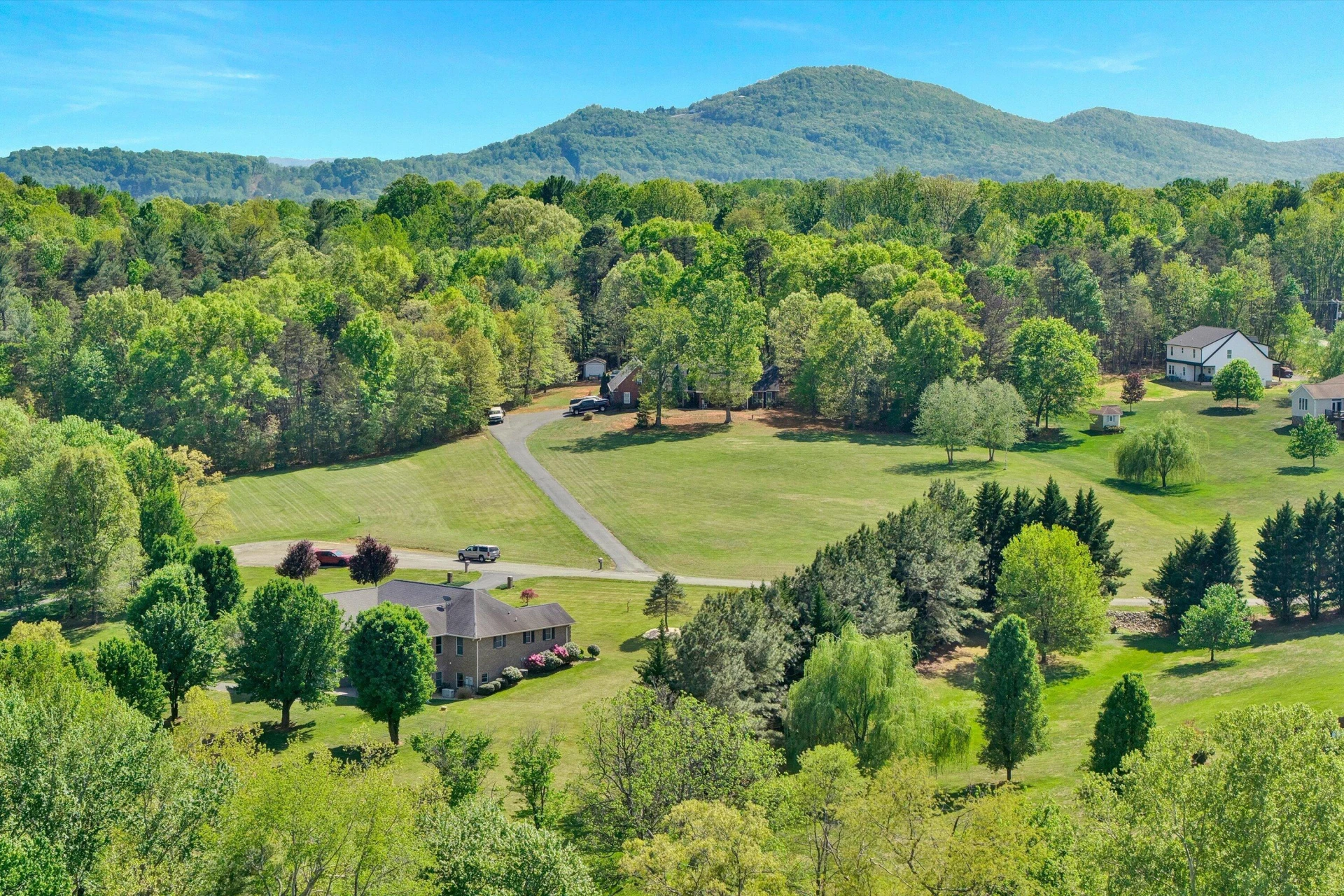137 Whispering Meadows LN - Photo 61