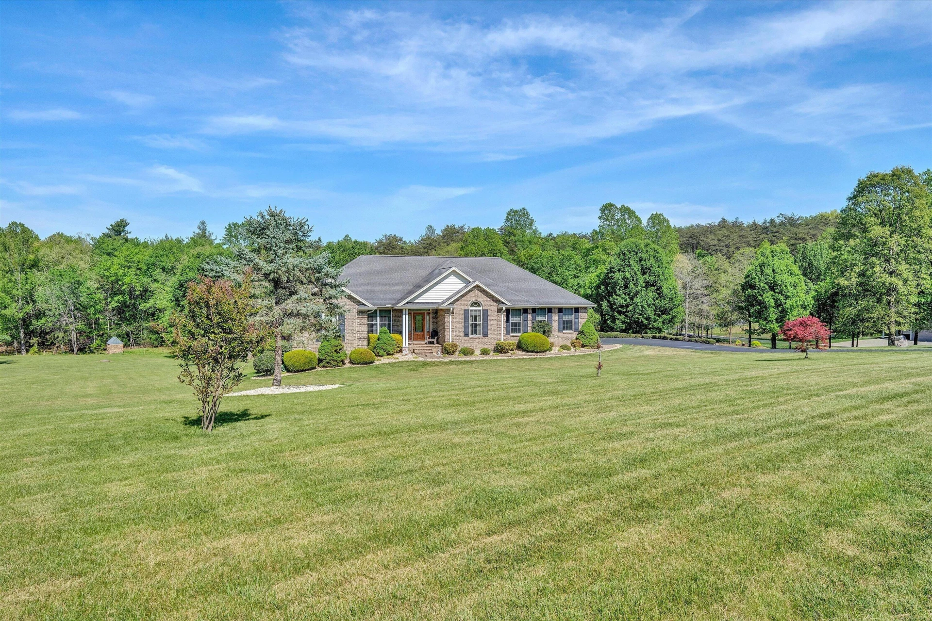 137 Whispering Meadows LN - Photo 62