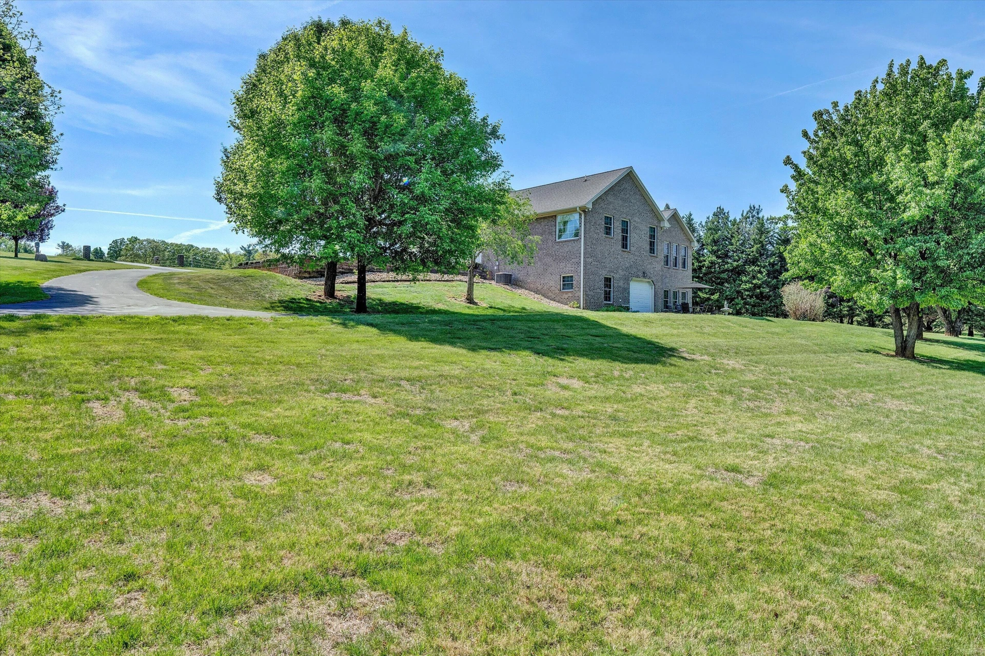 137 Whispering Meadows LN - Photo 63