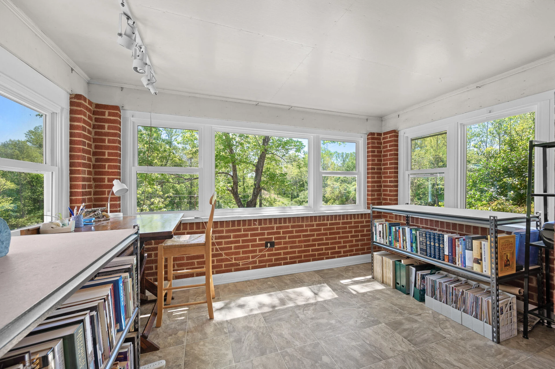 1659 Shady Knoll AVE - Photo 14