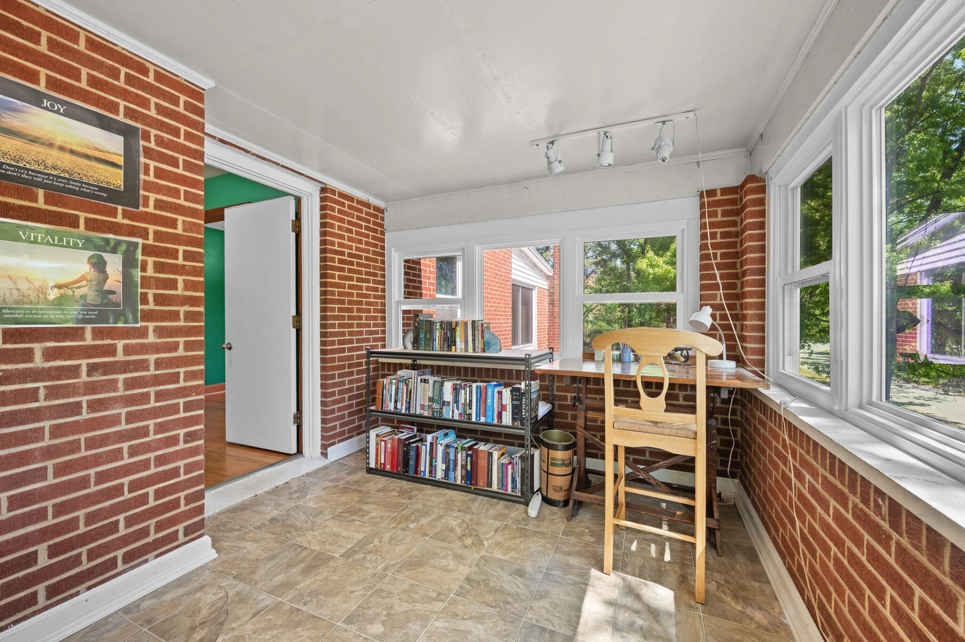 1659 Shady Knoll AVE - Photo 15