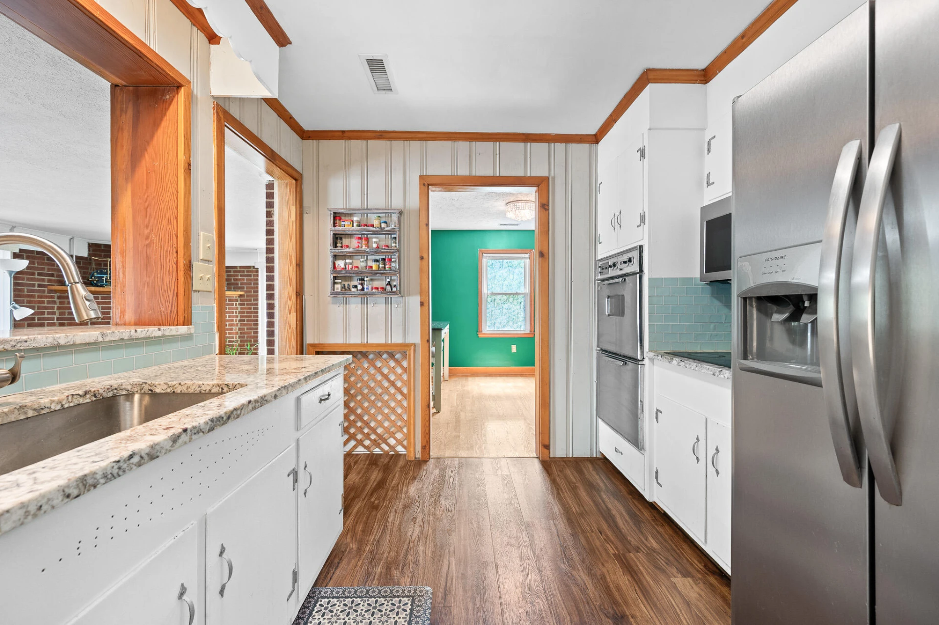 1659 Shady Knoll AVE - Photo 20