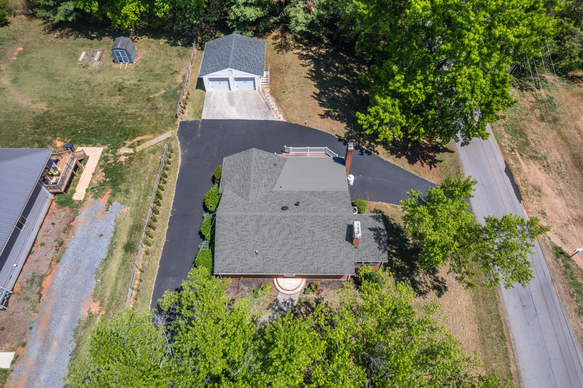 1659 Shady Knoll AVE - Photo 4