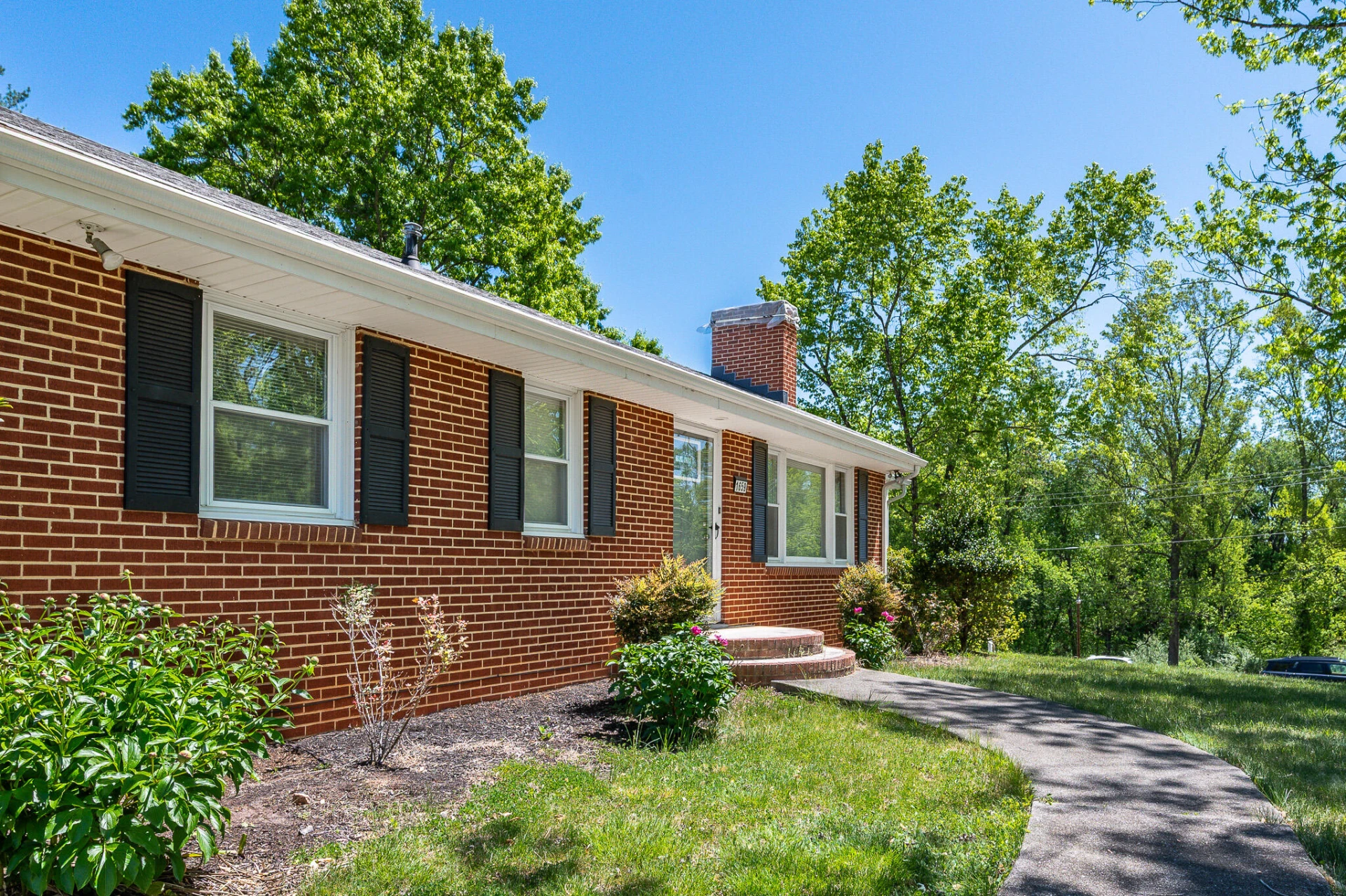 1659 Shady Knoll AVE - Photo 7