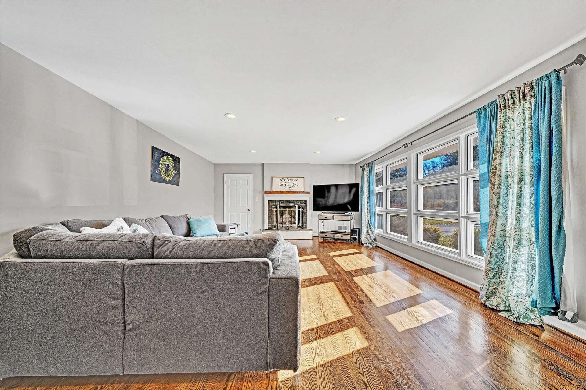3558 Wright RD - Photo 5