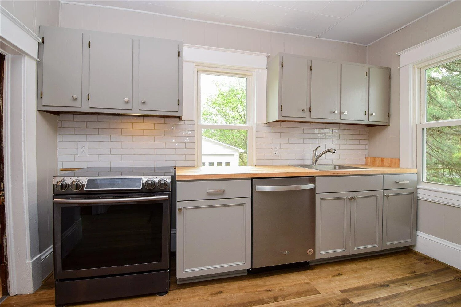 2249 Garden City BLVD - Photo 3
