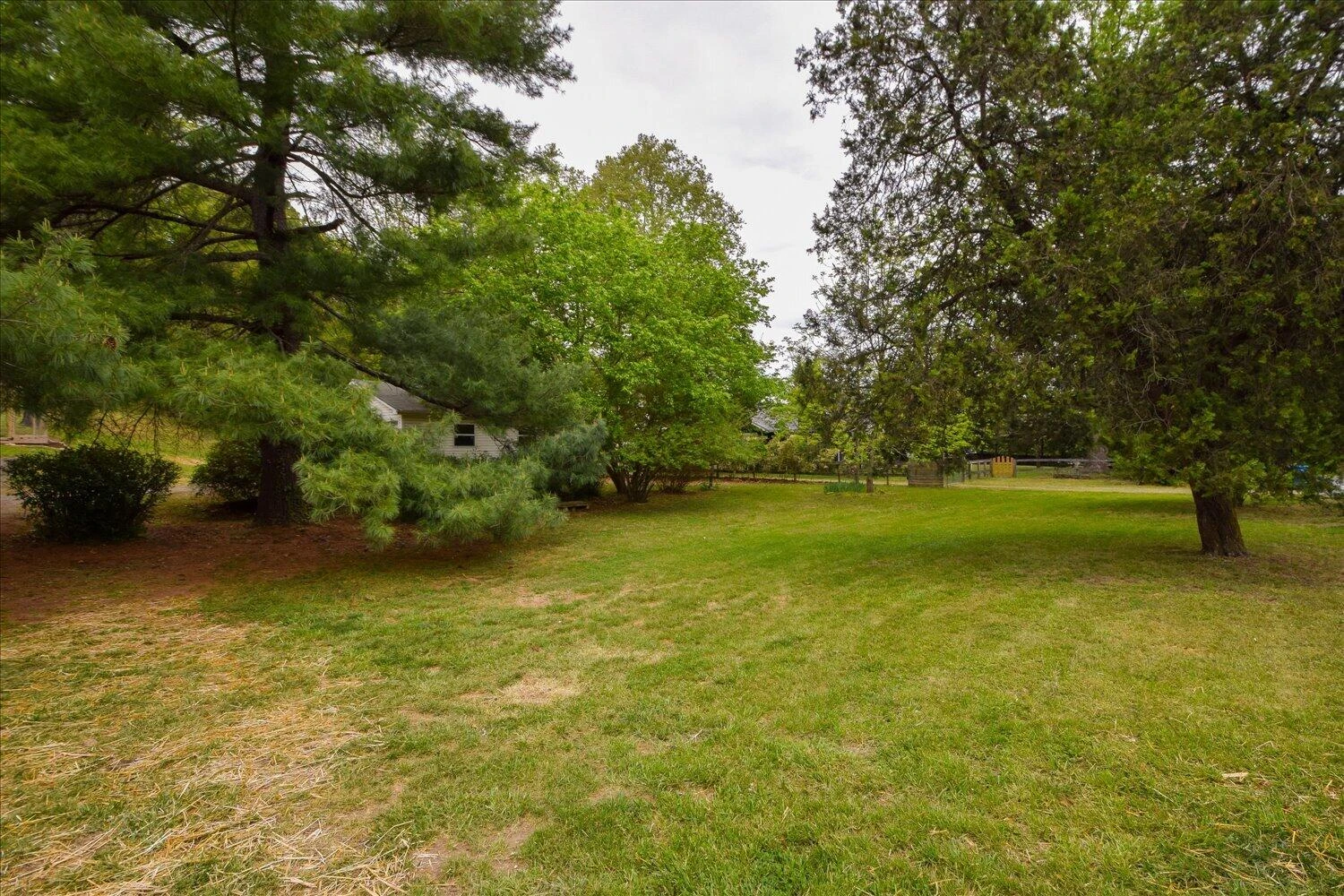 2249 Garden City BLVD - Photo 32