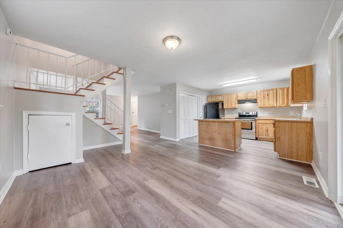 1702 Elbert DR ## 1704 - Photo 6