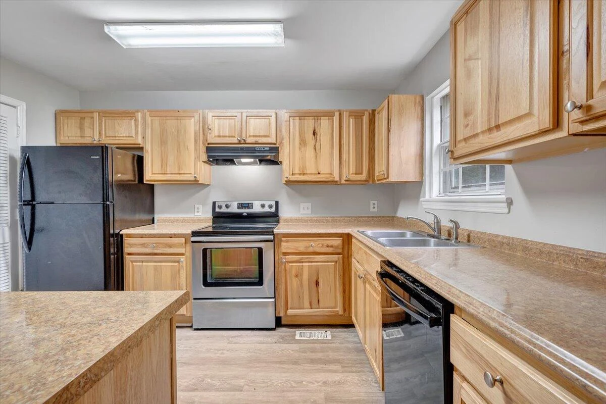 1702 Elbert DR ## 1704 - Photo 8