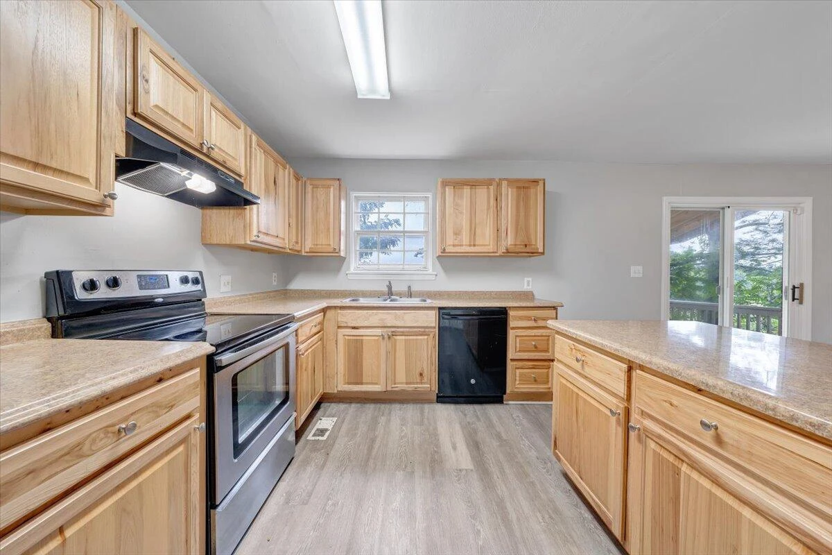 1702 Elbert DR ## 1704 - Photo 9