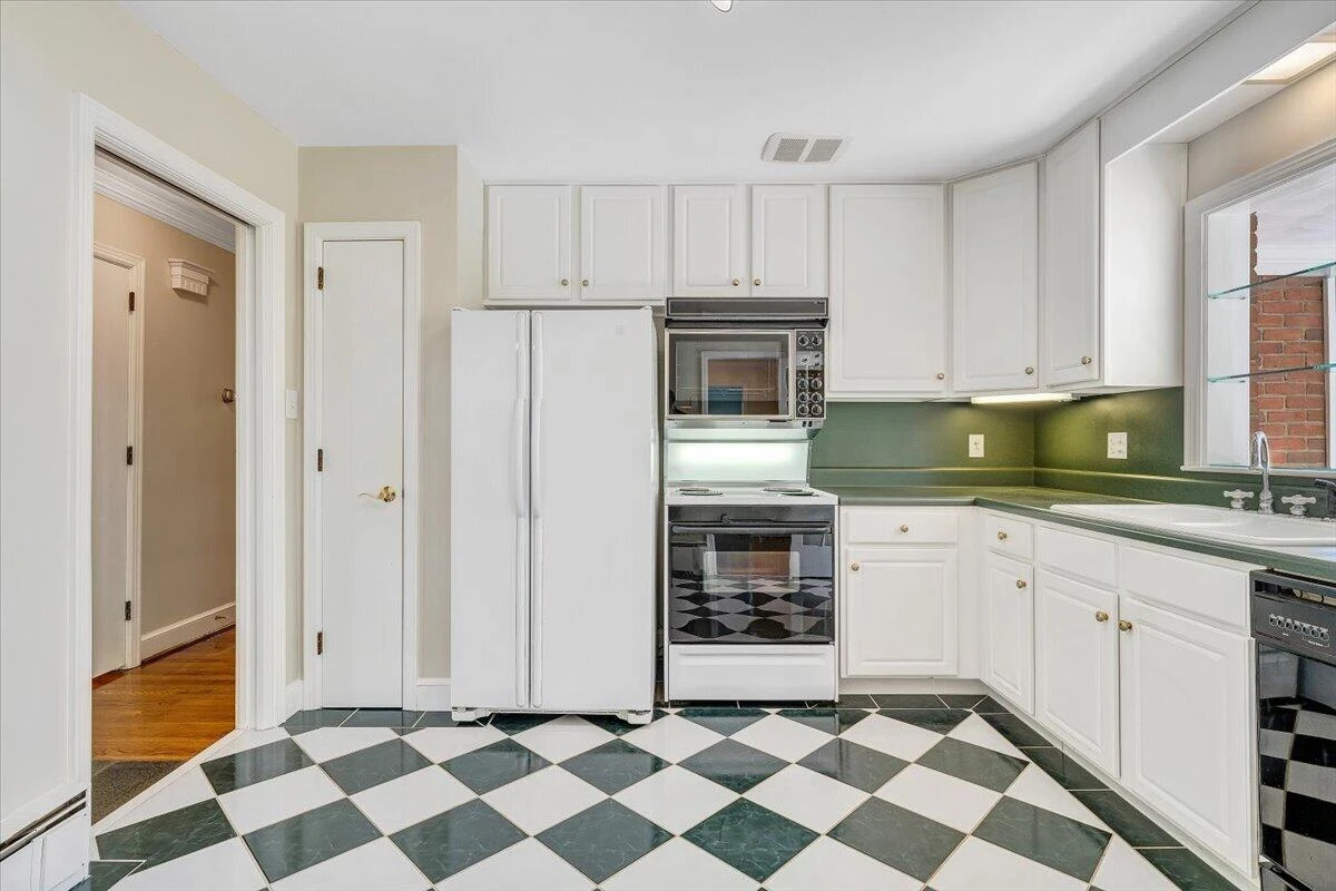 2421 Mount Vernon RD - Photo 33
