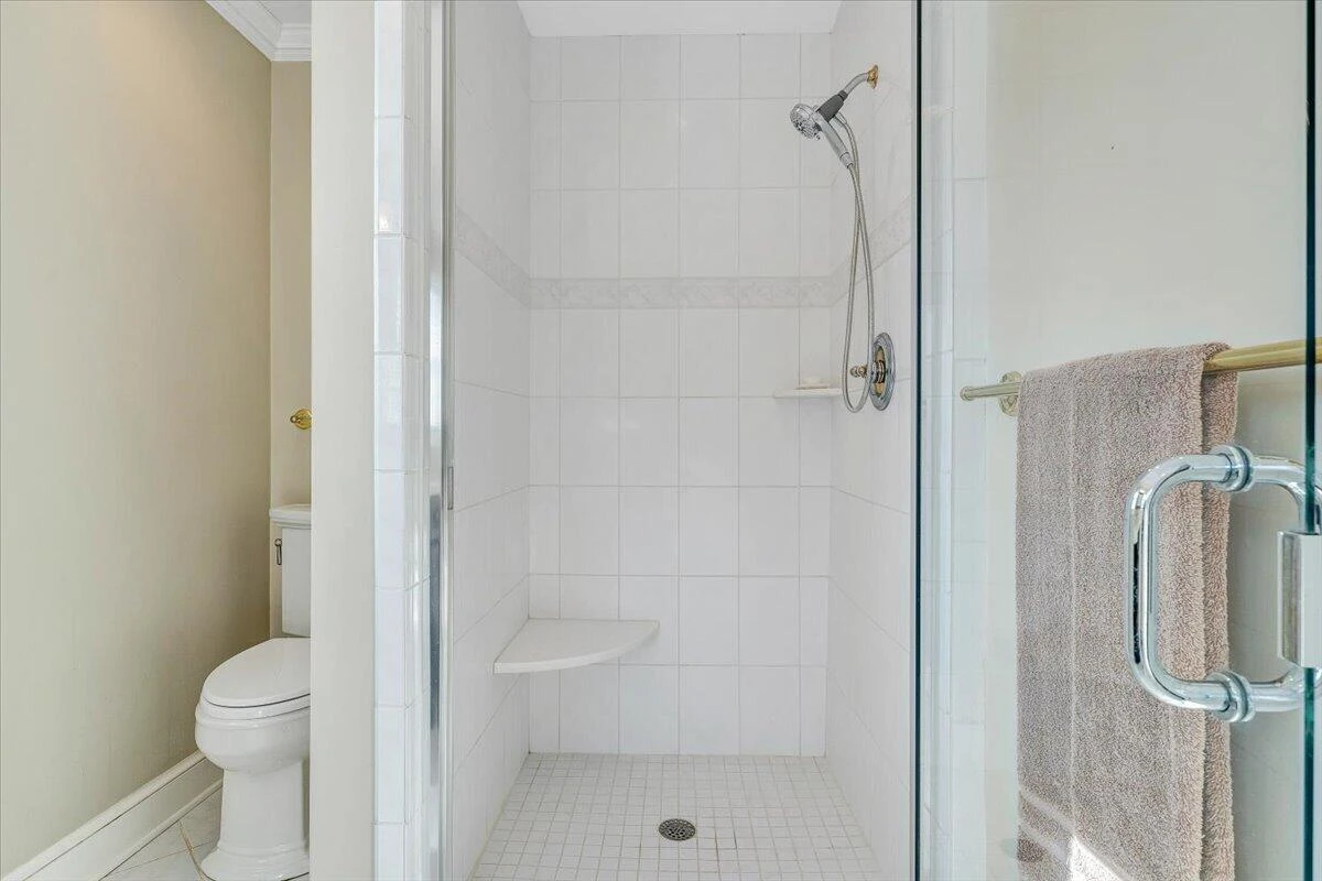 2421 Mount Vernon RD - Photo 43