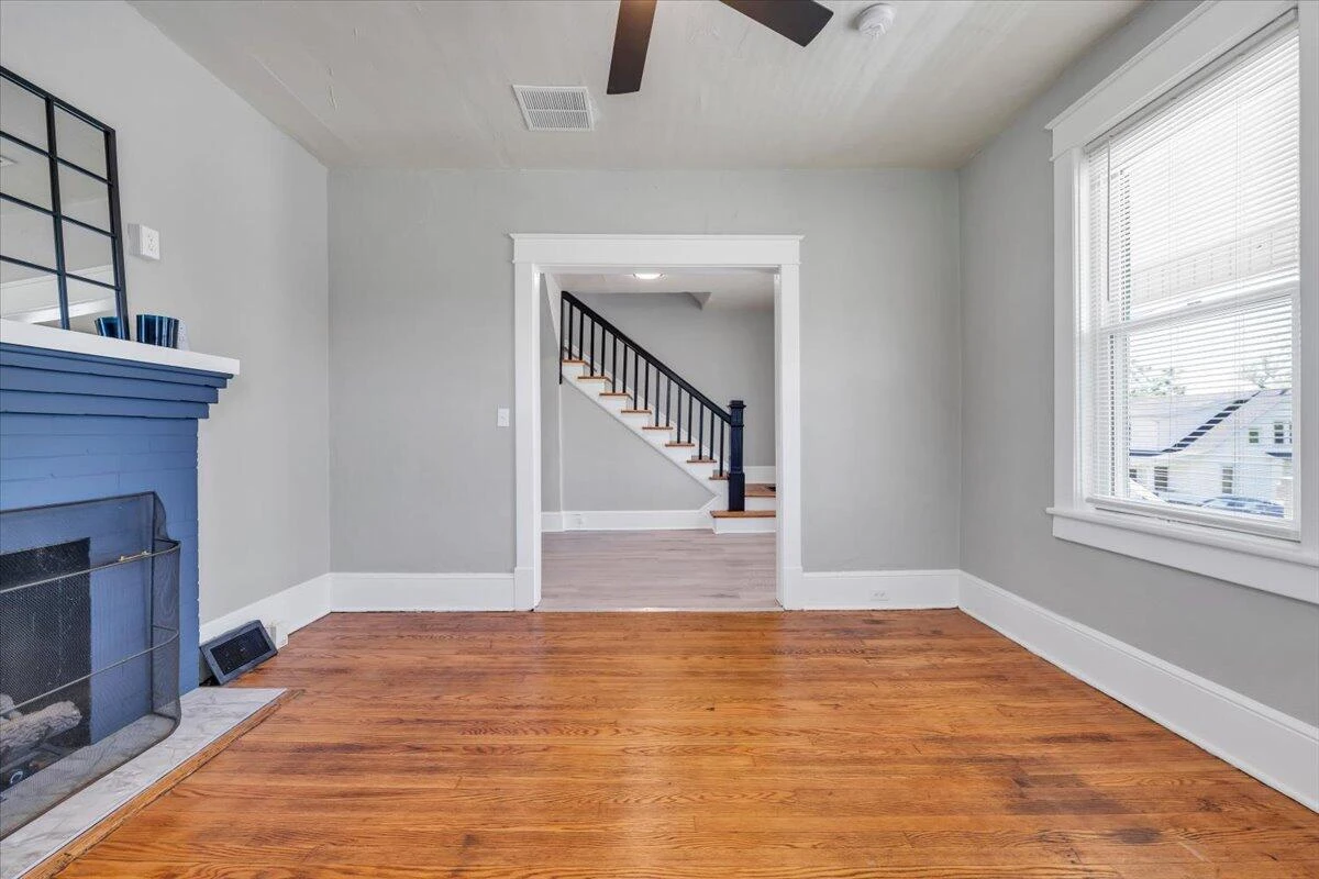 1627 Mercer AVE - Photo 11