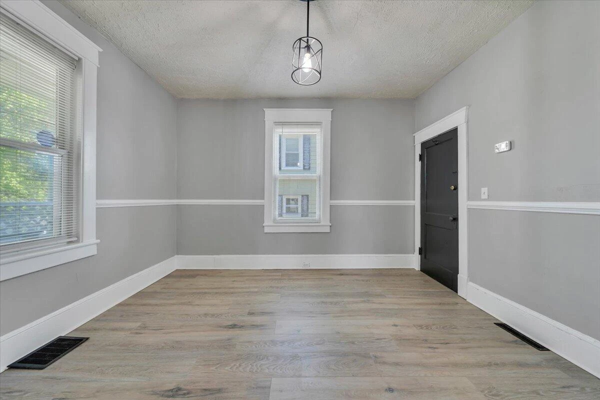 1627 Mercer AVE - Photo 13