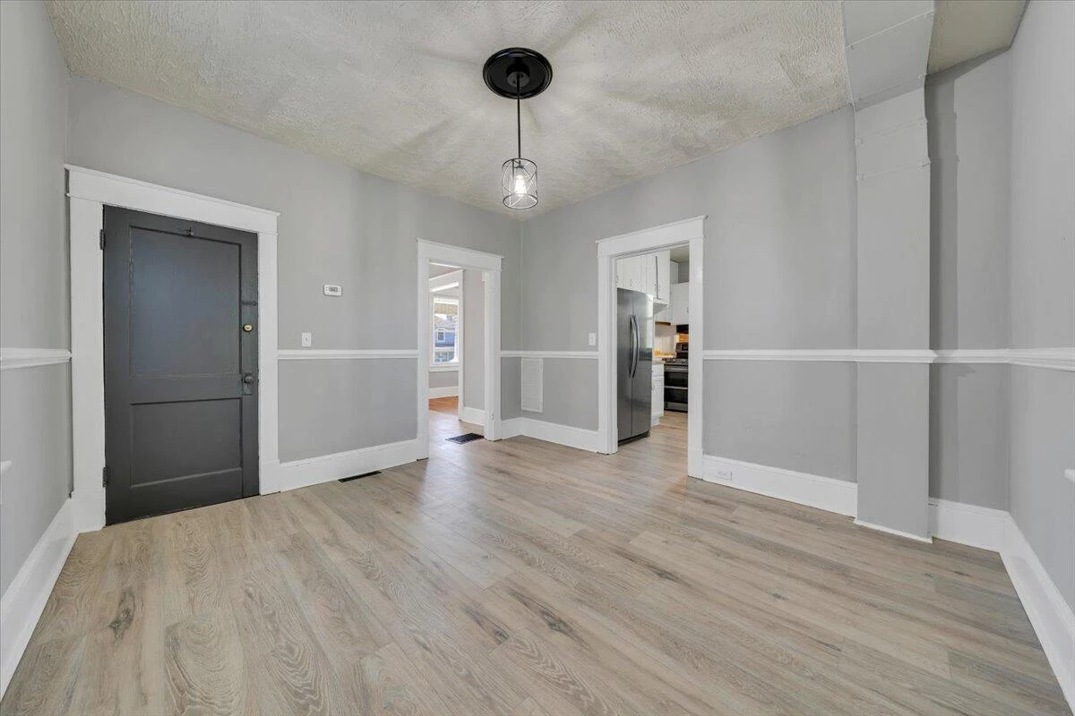 1627 Mercer AVE - Photo 14