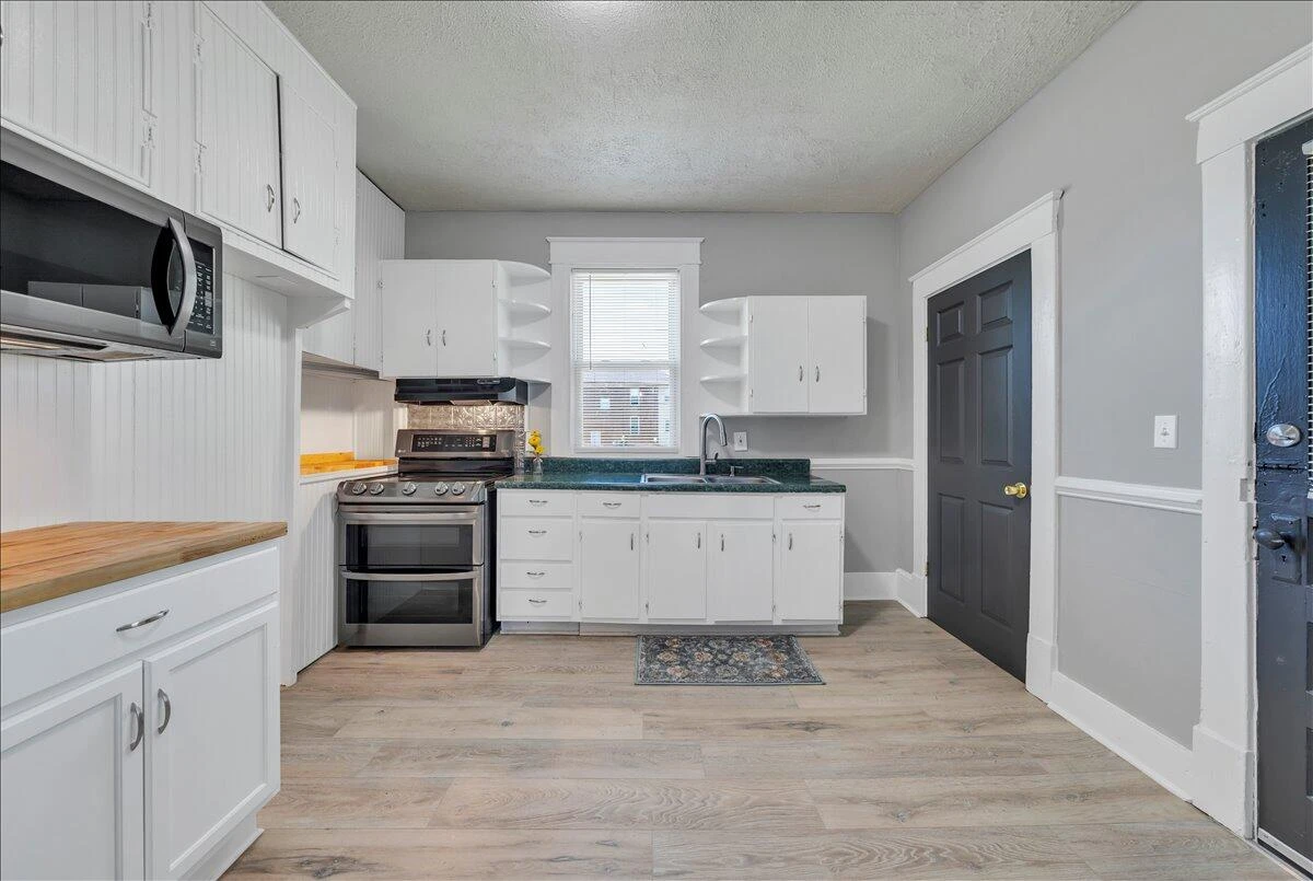 1627 Mercer AVE - Photo 15