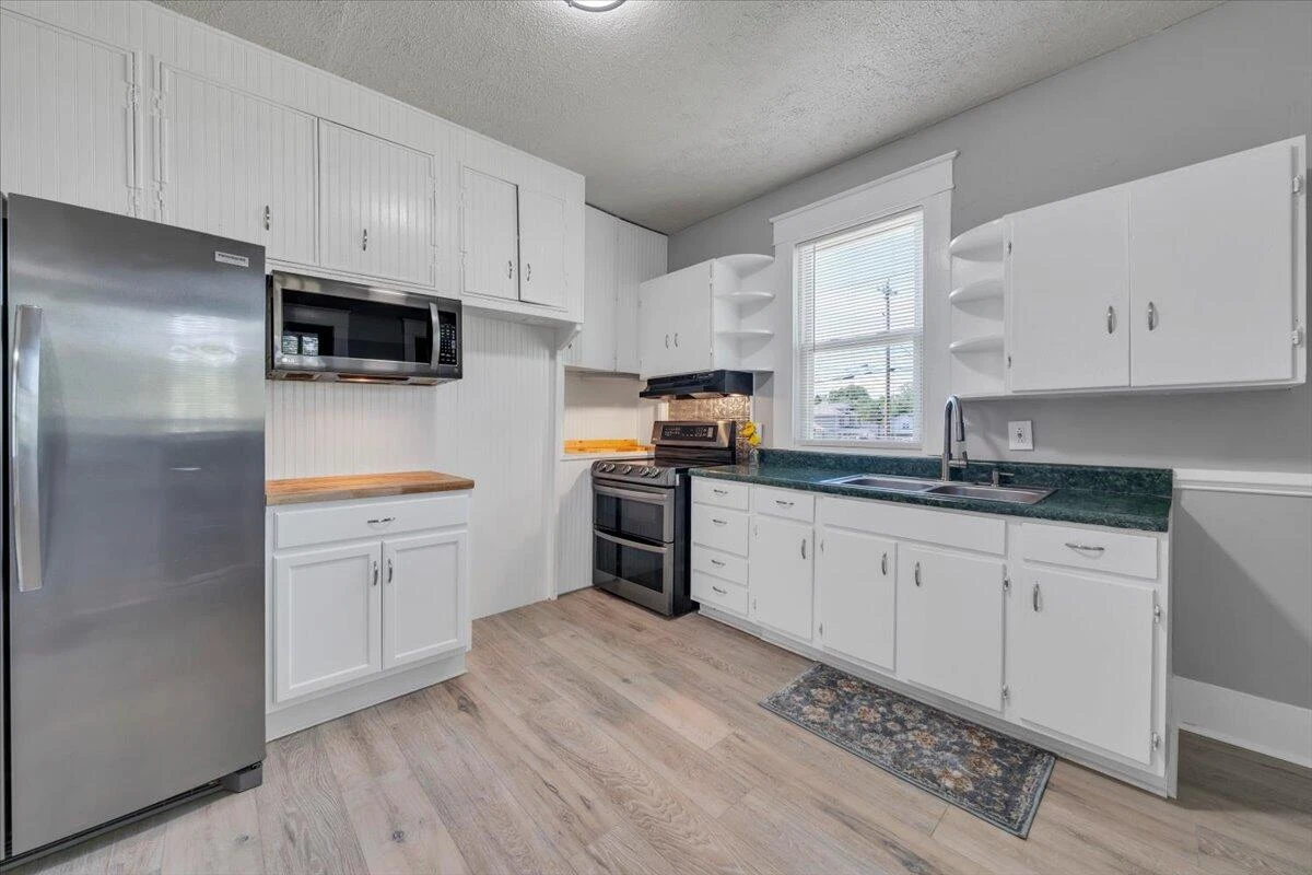 1627 Mercer AVE - Photo 16
