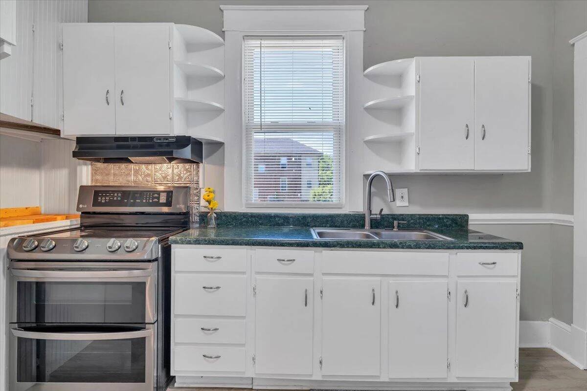 1627 Mercer AVE - Photo 18