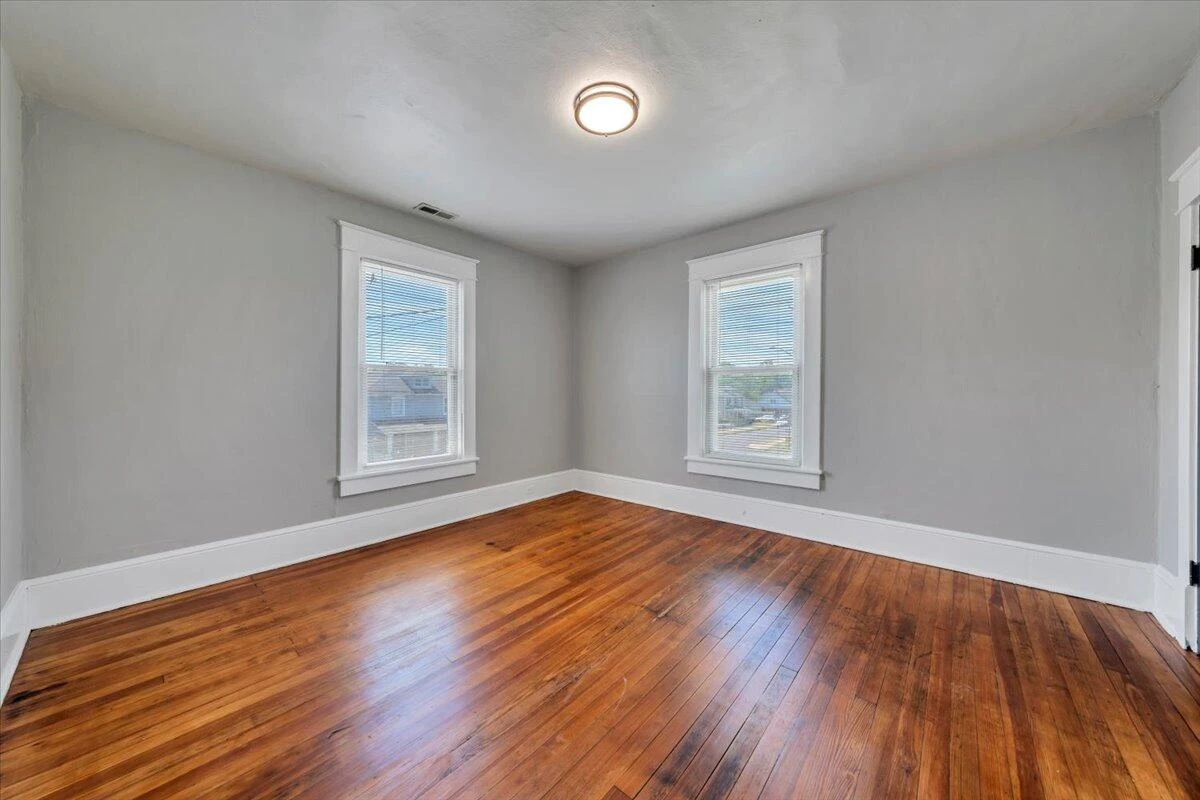 1627 Mercer AVE - Photo 24
